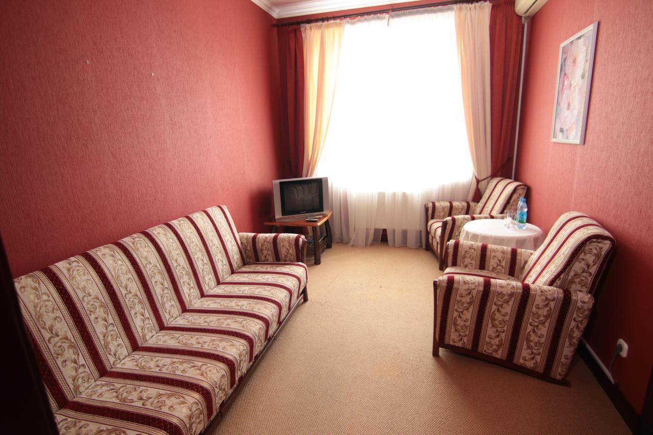 Chervona Kalina Hotel Kiev Esterno foto