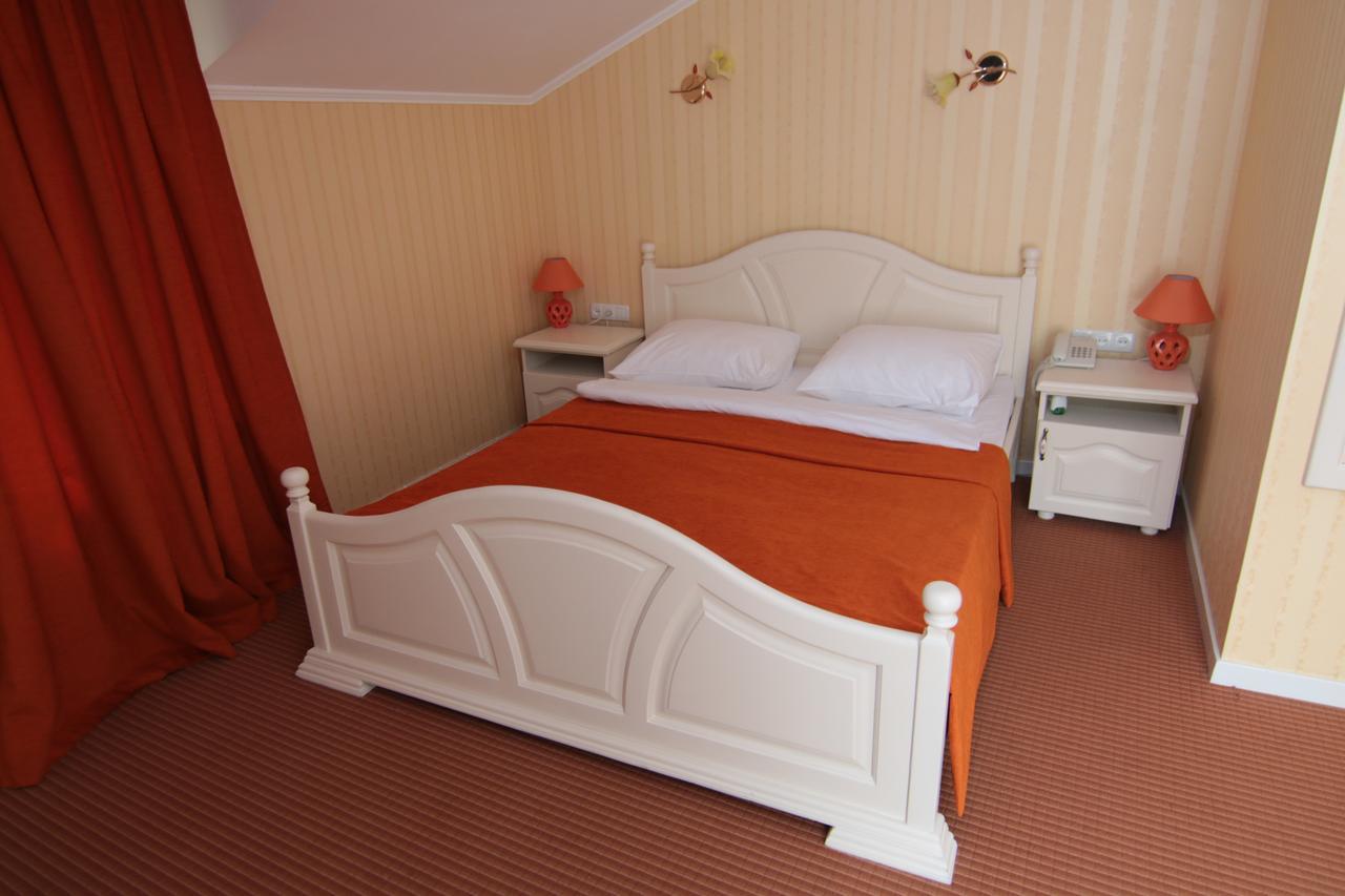 Chervona Kalina Hotel Kiev Esterno foto