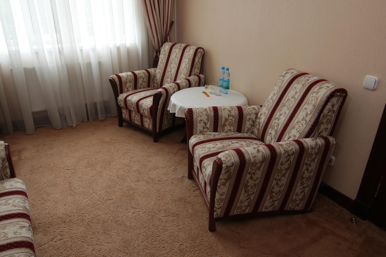 Chervona Kalina Hotel Kiev Esterno foto