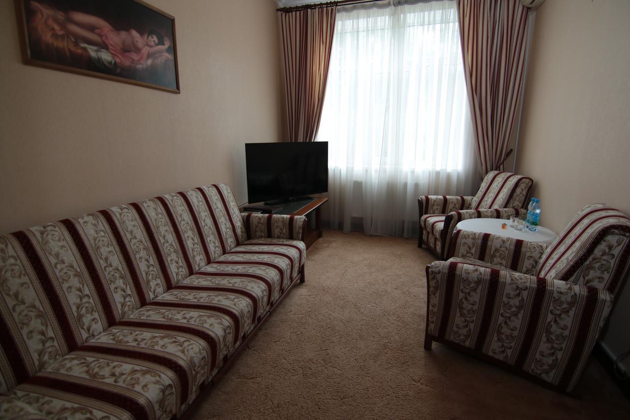Chervona Kalina Hotel Kiev Esterno foto