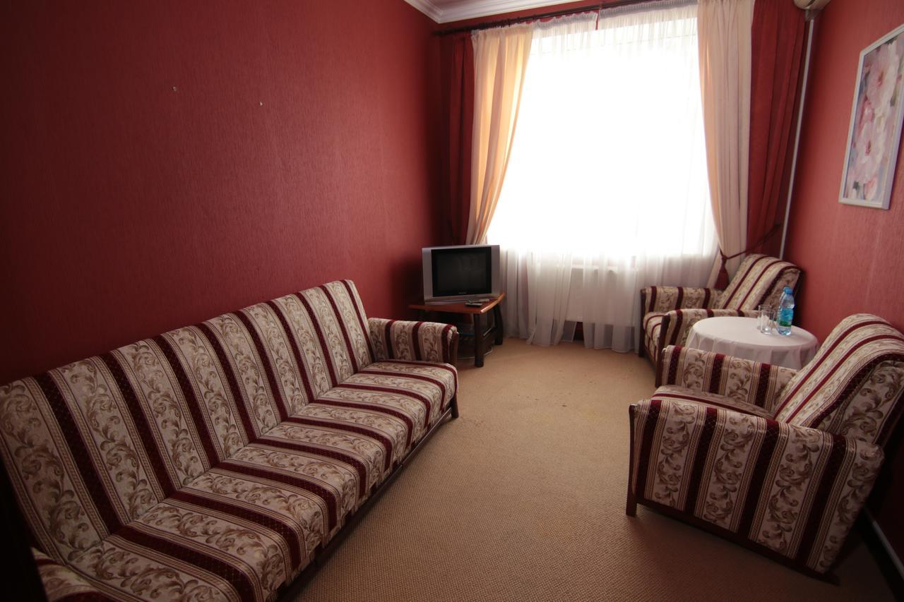 Chervona Kalina Hotel Kiev Esterno foto