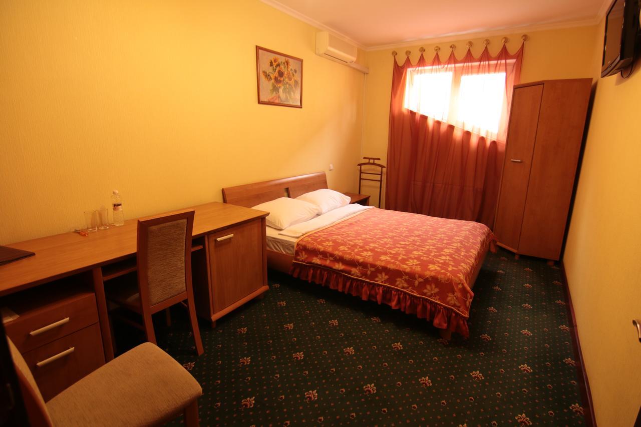 Chervona Kalina Hotel Kiev Esterno foto